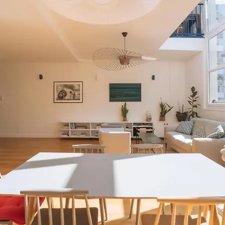 Stunning 3bd Duplex Apart In Les Buttes Chaumont 아파트 파리