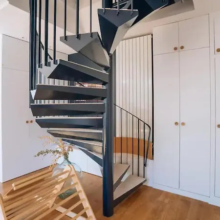 Stunning 3bd Duplex Apart In Les Buttes Chaumont 아파트 *